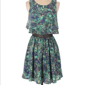 Vera Wang Princess Peekaboo Flutter Dress XS